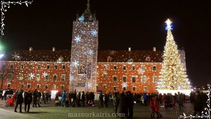 ワルシャワ旧市街のイルミネーションとクリスマスマーケット Mazourka Iris