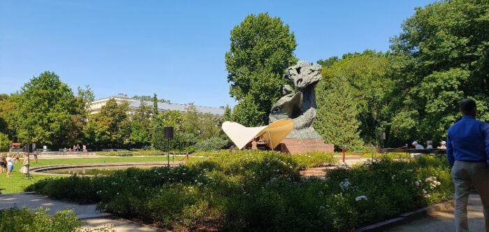 ワルシャワワジェンキ公園ショパンピアノコンサート日曜日観光