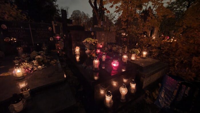 死者の日ポーランドのお盆ヨーロッパ墓地wszystkichświętych2023