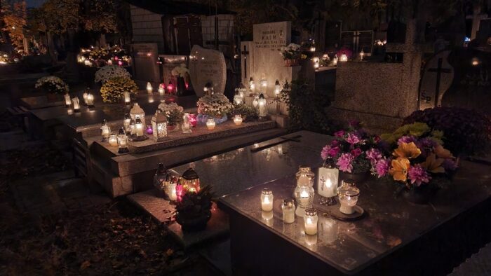 死者の日ポーランドのお盆ヨーロッパ墓地wszystkichświętych2023