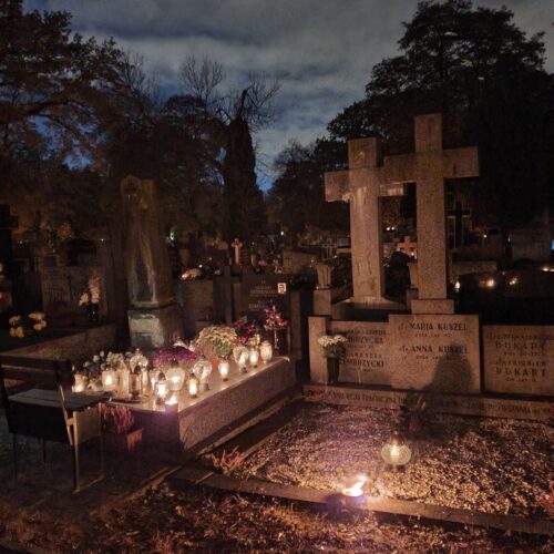 死者の日ポーランドのお盆ヨーロッパ墓地wszystkichświętych2023