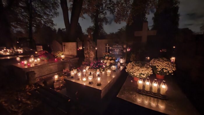 死者の日ポーランドのお盆ヨーロッパ墓地wszystkichświętych2023