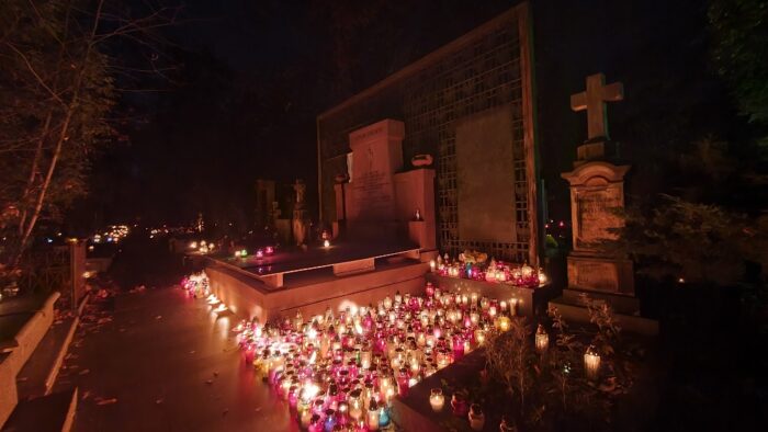 死者の日ポーランドのお盆ヨーロッパ墓地wszystkichświętych2023