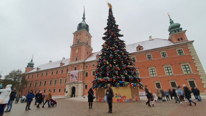 12月冬のワルシャワ観光クリスマスマーケット旧市街