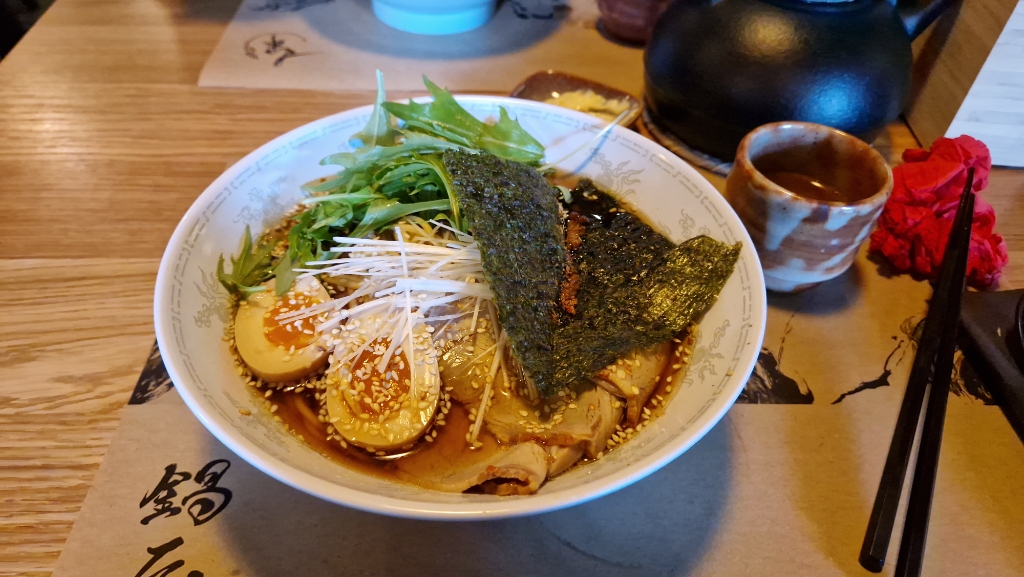ワルシャワ日本食レストランむぎ麦ラーメンからあげ