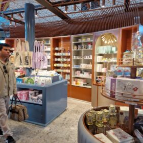 ヘルシンキヴァンター空港フィンランド航空2025年7時間トランジットラウンジ利用長時間