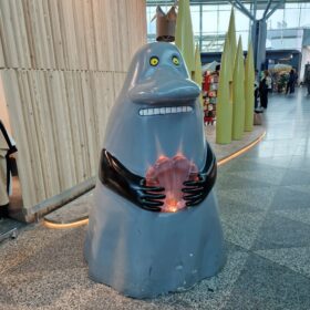 ヘルシンキヴァンター空港フィンランド航空2025年7時間トランジットラウンジ利用長時間ムーミンショップマリメッコカフェ物価