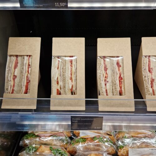 ヘルシンキヴァンター空港フィンランド航空2025年7時間トランジットラウンジ利用長時間ムーミンショップマリメッコカフェ物価