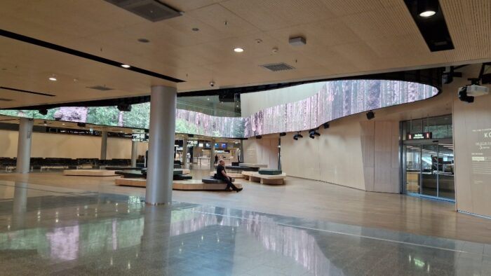 ヘルシンキヴァンター空港フィンランド航空2025年7時間トランジットラウンジ利用長時間ムーミンショップマリメッコカフェ物価