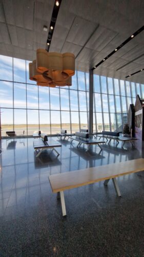 ヘルシンキヴァンター空港フィンランド航空2025年7時間トランジットラウンジ利用長時間ムーミンショップマリメッコカフェ物価