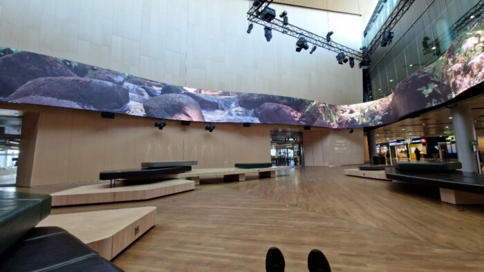 ヘルシンキヴァンター空港フィンランド航空2025年7時間トランジットラウンジ利用長時間ムーミンショップマリメッコカフェ物価