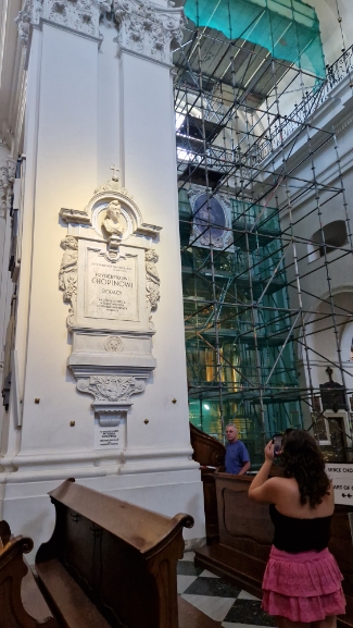 ワルシャワ観光ショパン巡り聖十字架教会お土産コイン心臓