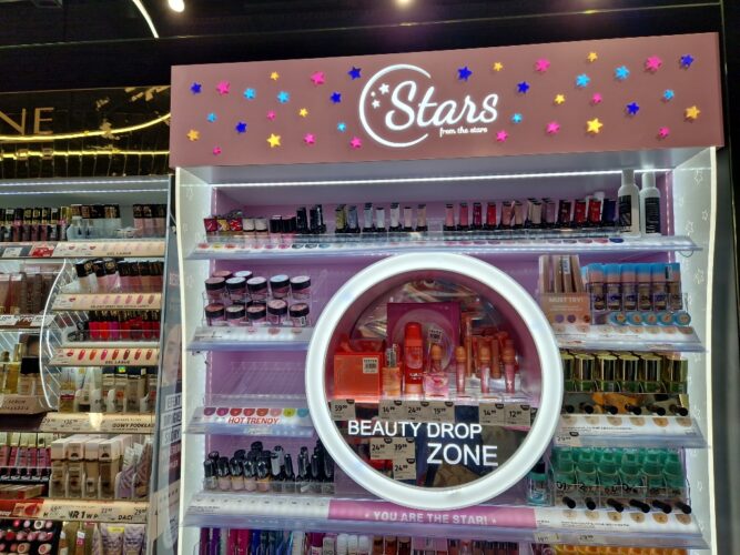 ポーランドコスメロスマン薬局限定ワルシャワ