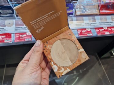 ポーランドコスメロスマン薬局限定ワルシャワ