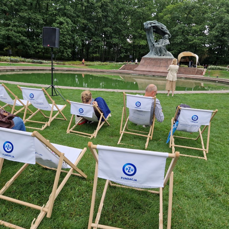 ワジェンキ公園ショパンピアノコンサート2025年9月くもり秋