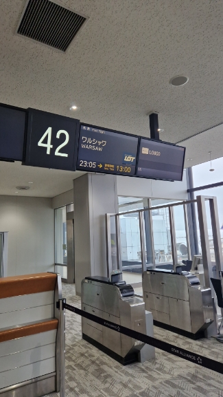 LOTポーリッシュ航空フライトキャンセル遅延往路復路成田空港出国中止