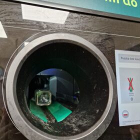 ポーランドリサイクルペットボトル返却方法スーパーLidl