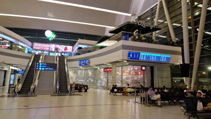 wizzウィズエアー遅延LCCブダペスト空港バウチャーラウンジ